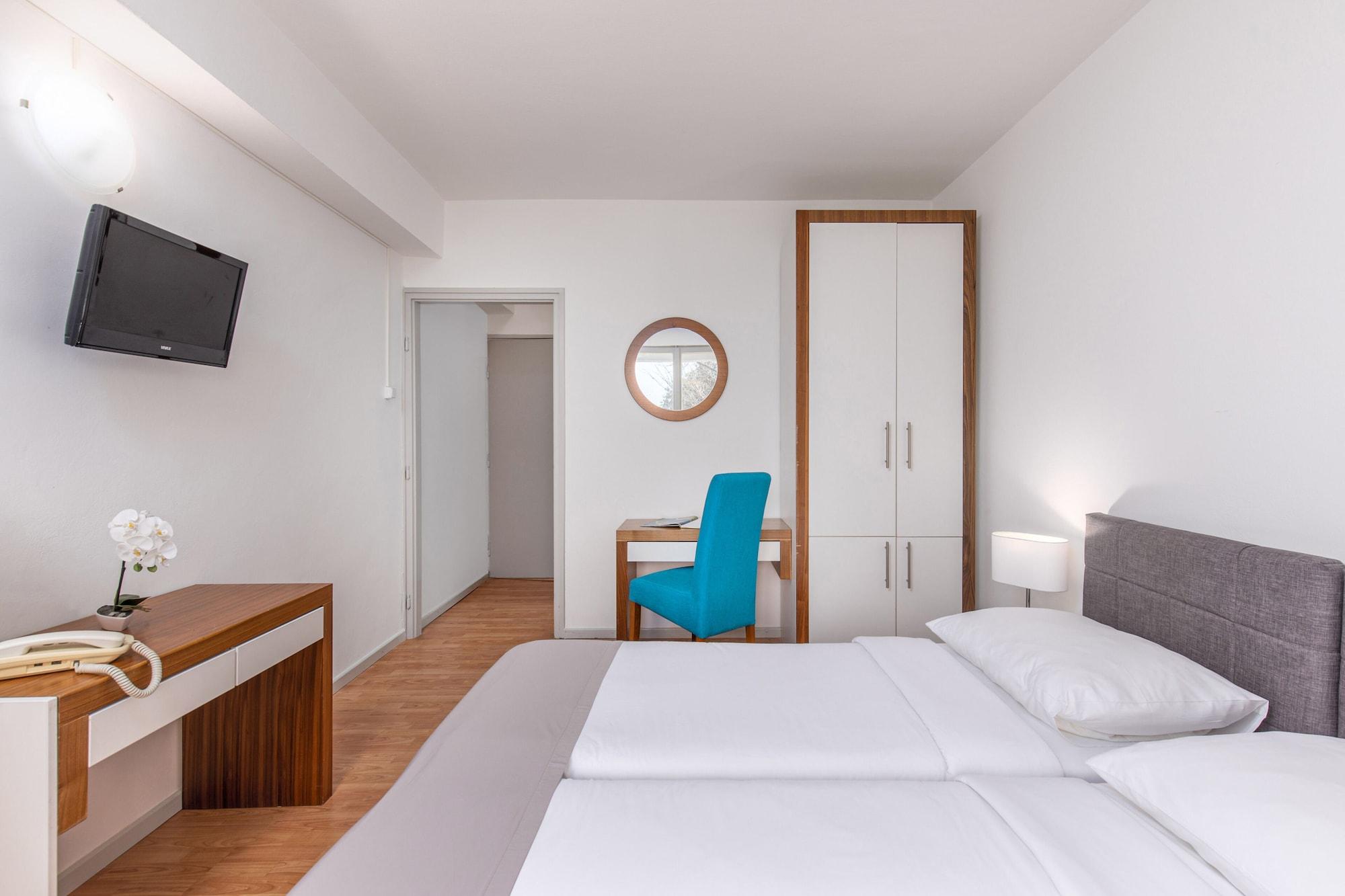 Hotel Zagreb Цриквениця Екстер'єр фото