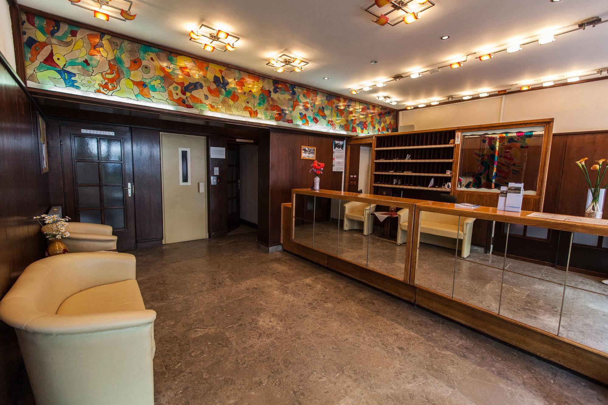 Hotel Zagreb Цриквениця Екстер'єр фото