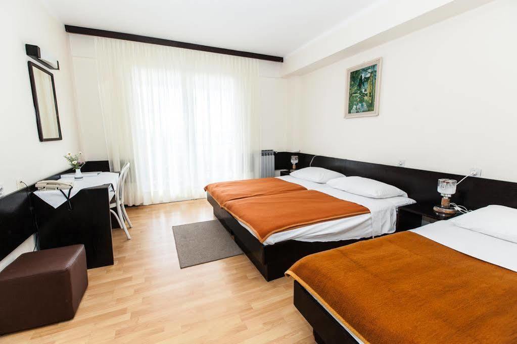 Hotel Zagreb Цриквениця Екстер'єр фото